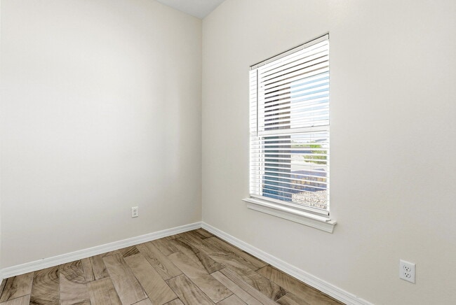 Photo - 649 La Entrada Cir