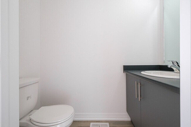 Photo - 550 Grey St Unit 36