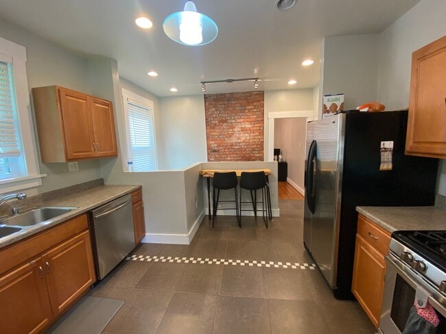 Photo - 230 Ridge Ave Unit 230 Ridge Ave Apt 1