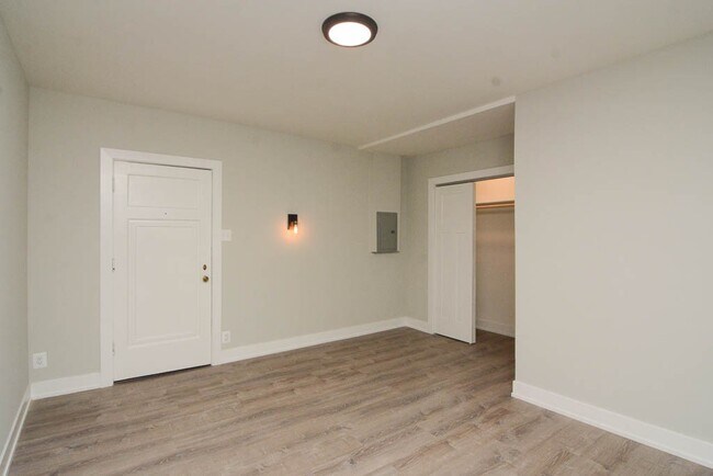 4349 N Damen Ave Unit 803