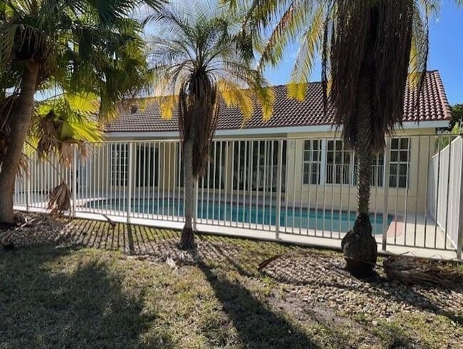 Photo - 517 Spinnaker