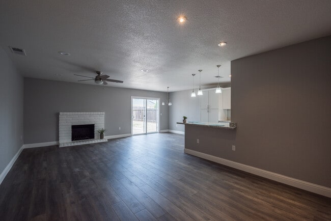 Photo - 569 Argonaut St