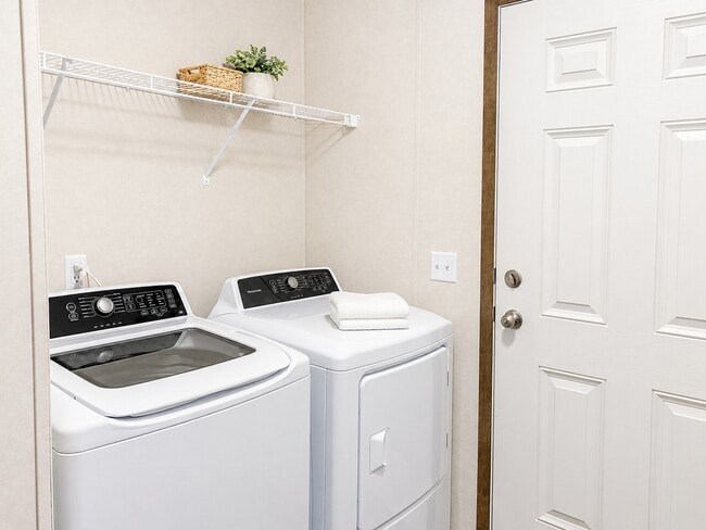 Photo - 3413 Bissell Rd