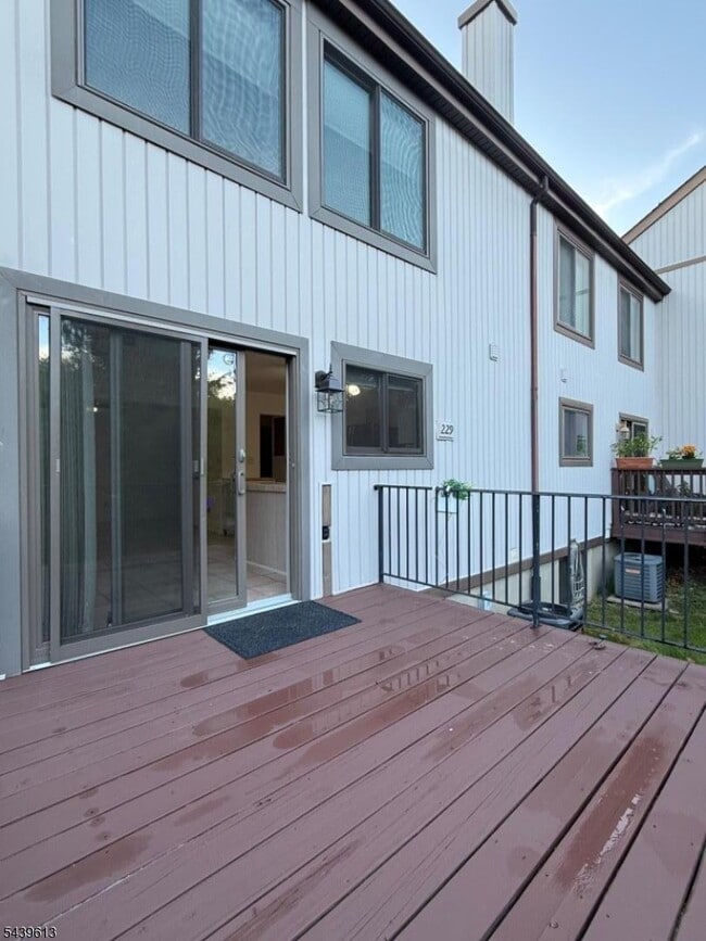 Photo - 13229 Dell Pl