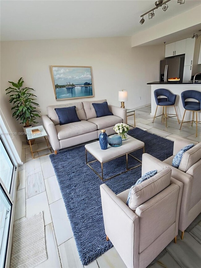 Building Photo - 1401 SW 22nd St Unit 1203