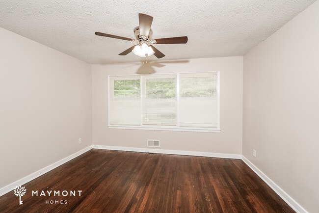 Photo - 2405 Reed Rd NE