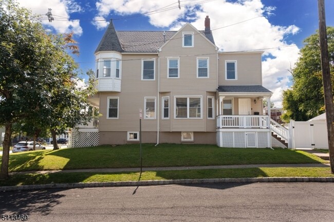 Photo - 122 N Fullerton Ave