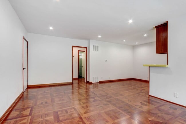 Photo - 807 5th St Unidad 3