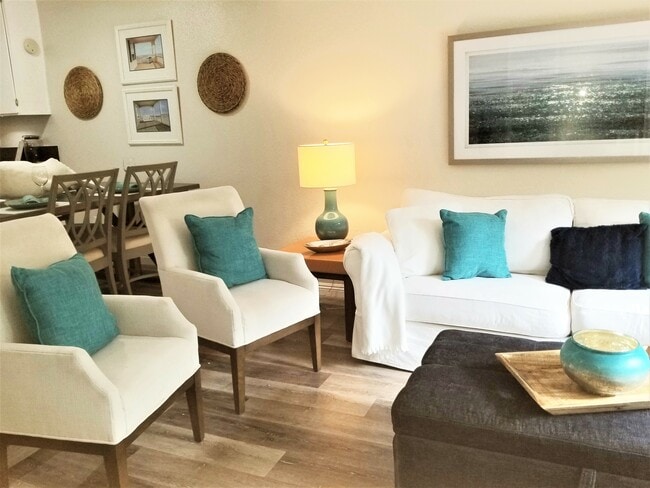 Building Photo - 33901 Copper Lantern St