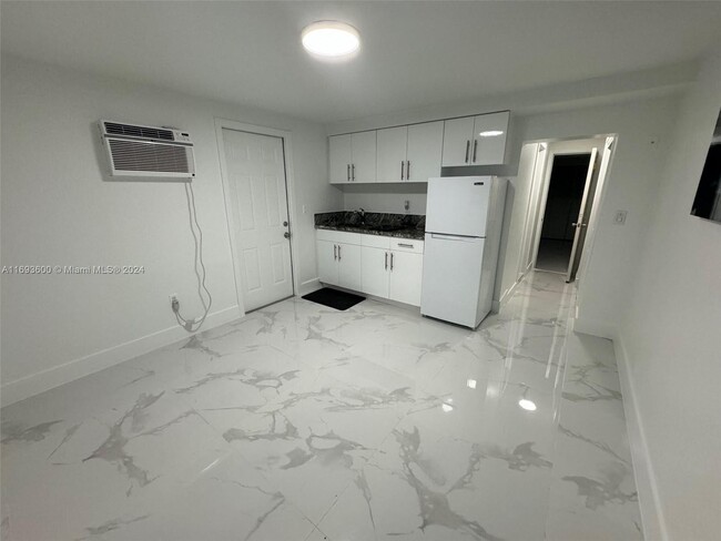 Photo - 7400 SW 39th St Apartment Unit 1