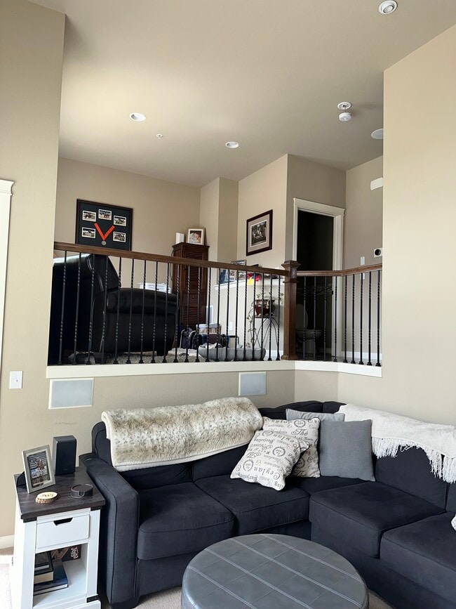 800 Elmhurst Dr