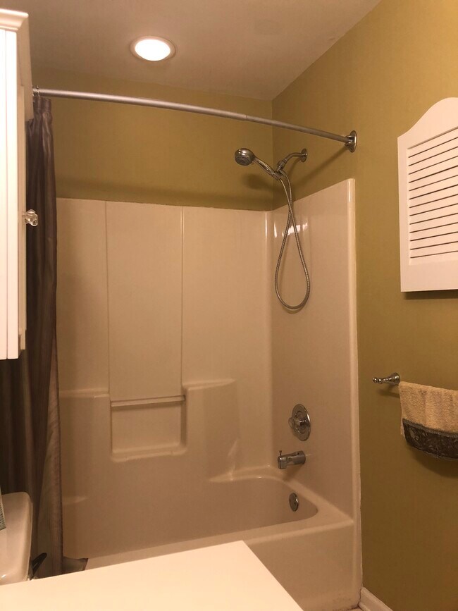 Photo - 842 Belmont Dr