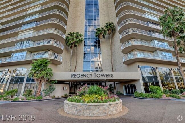 Building Photo - Luxury High-Rise Living with Views! Rental