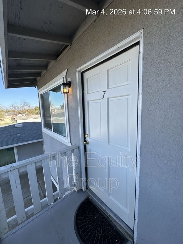 Building Photo - 331 E Elm St Unit 7