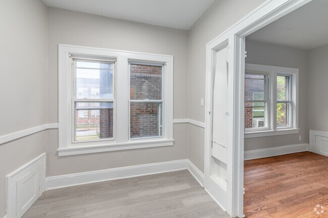 Studio, 1BA - 440SF - Dining Room