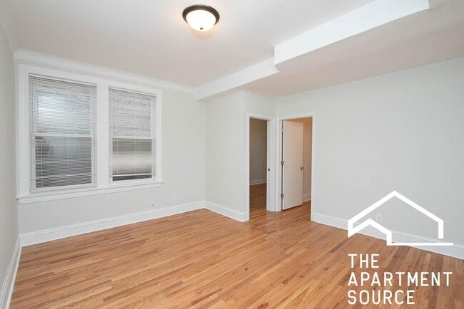 1255 N Harding Ave Unit 2S