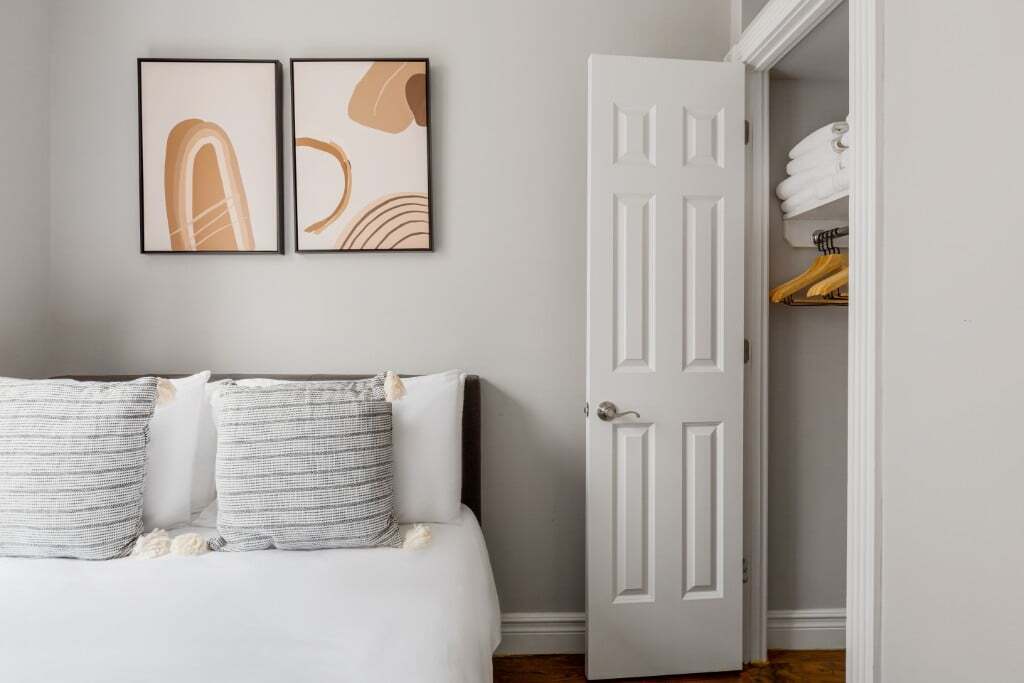 Photo - 330 E 35th St Unidad 21