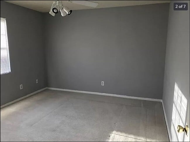Building Photo - 1-bed, 1-bath apartment with washer and dryer provided Unit #108