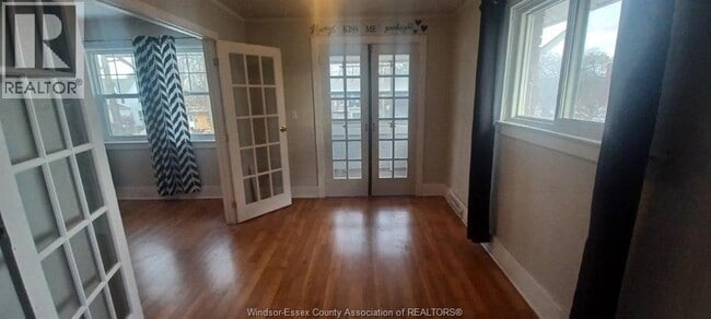 Photo - 237 Askin Ave