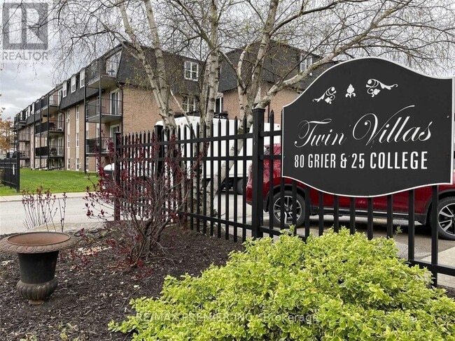 Photo - 25 College St E Unit 210