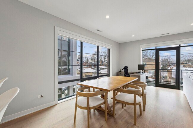 Photo - 6246 N Pulaski Rd