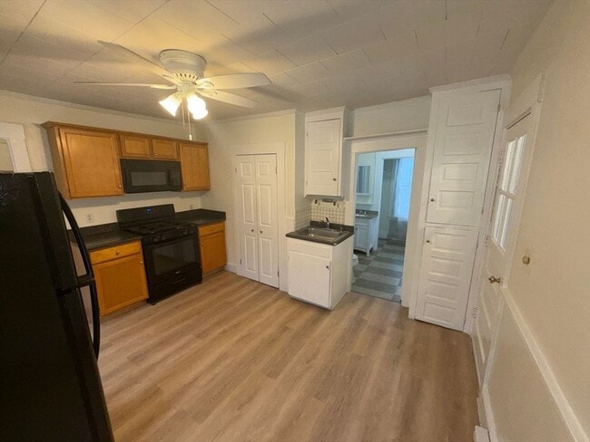 Building Photo - 36 2nd St Unit A