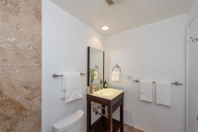 Photo - 1408 Brickell Bay Dr Unit 611