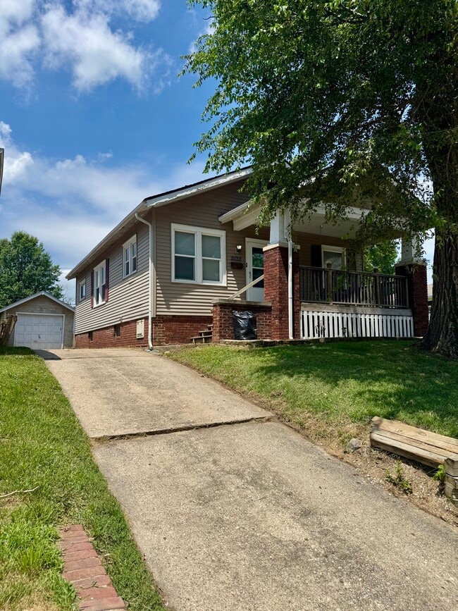 Photo - 2133 N 8th St House