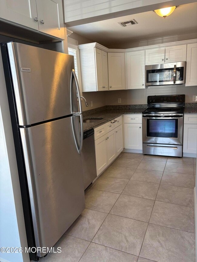 Photo - 713 Main St Unit D