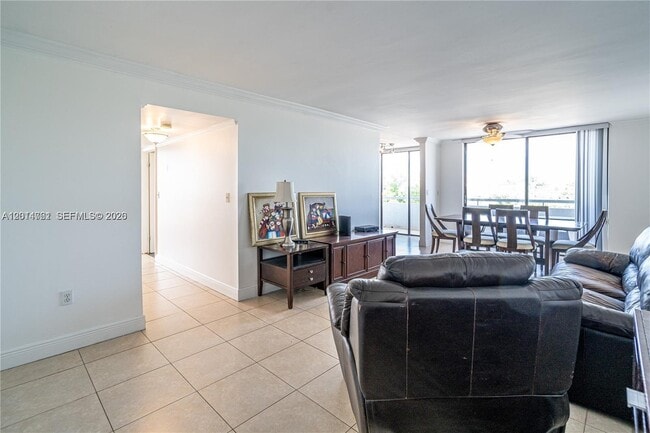 Photo - 7300 Wayne Ave Unidad 401