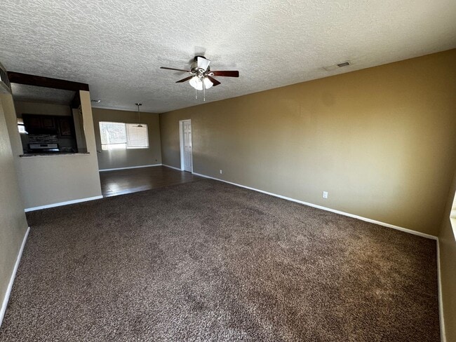 Photo - Beautiful 3 bedroom 2 bathroom home.