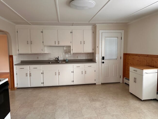 36 Halifax St Unit 2
