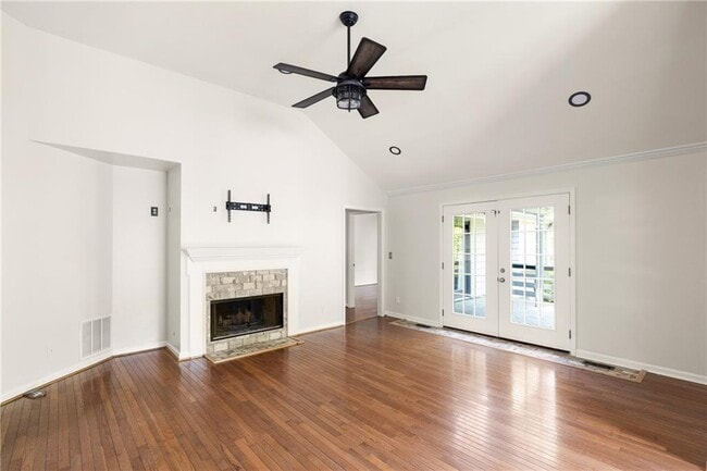 Photo - 3784 Market Crescent