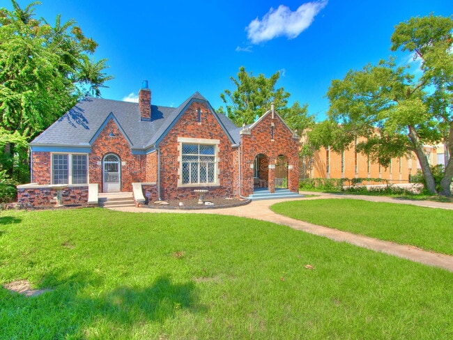 Building Photo - 2529 NW 16th St