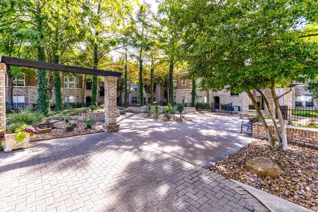 Photo - Bentley Place Apartments