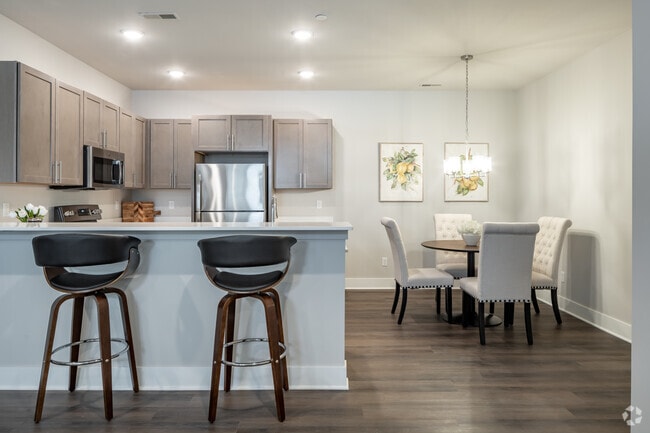 2BR, 2BA - 1,300SF