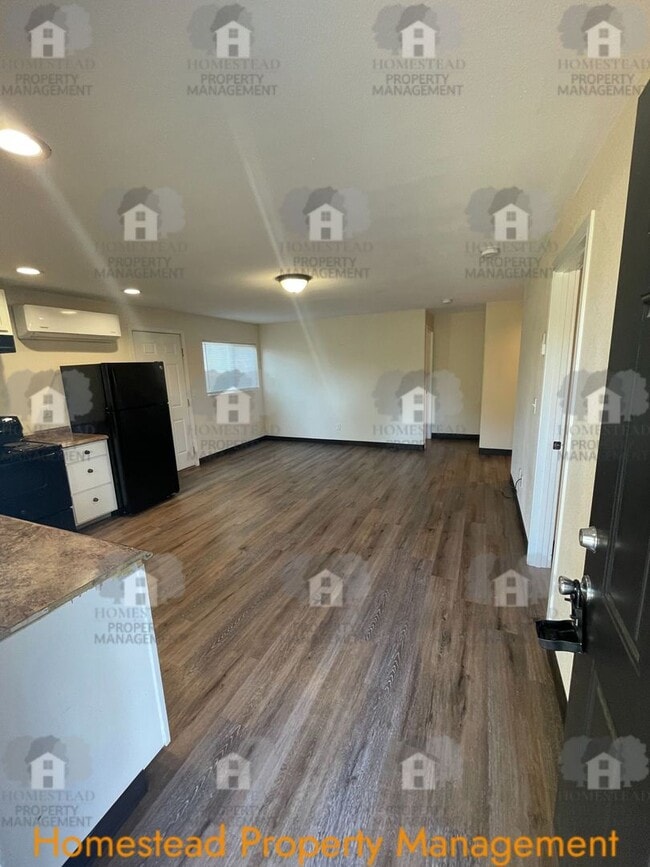 Building Photo - 595 Unit 127