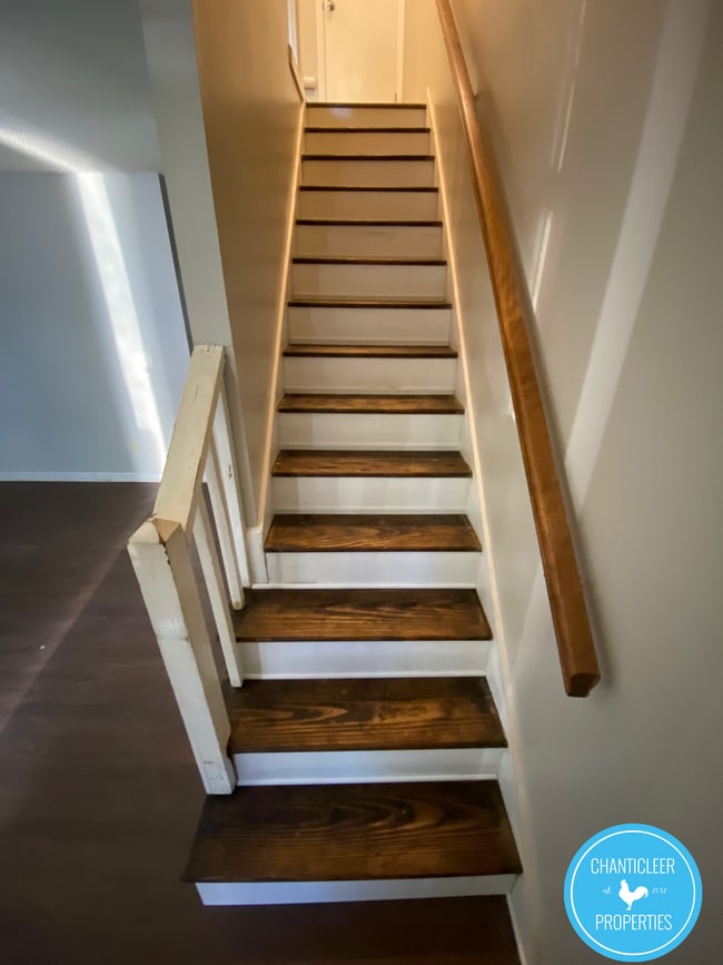 Photo - 2146 Charles St