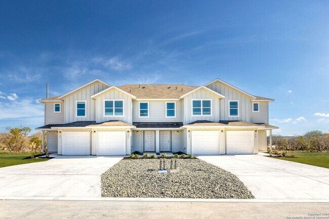 Building Photo - 408 Abigail Aly Rental