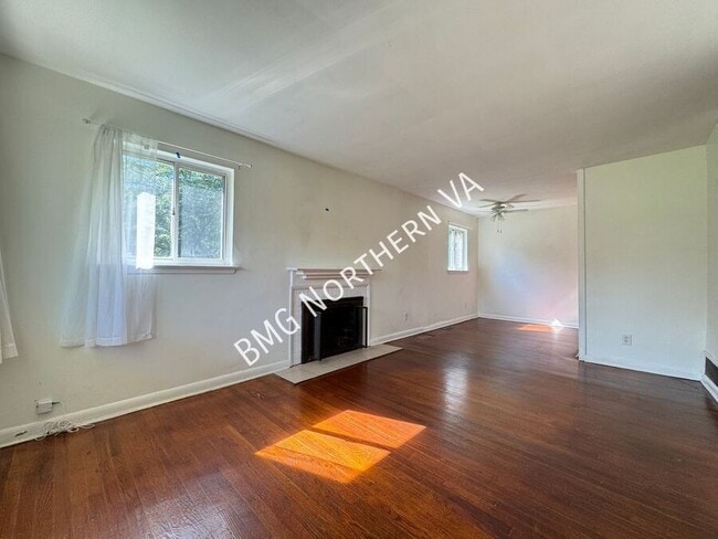 Photo - 7046 Lee Park Ct