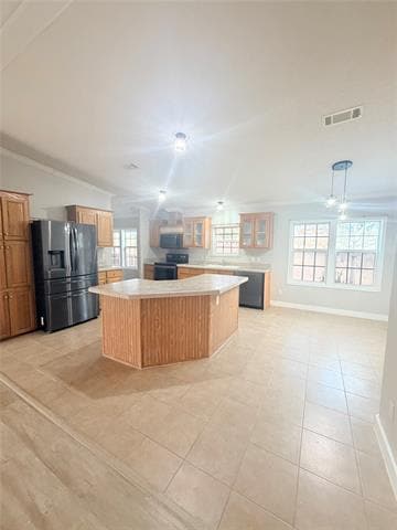 Photo - 2595 Bryant St