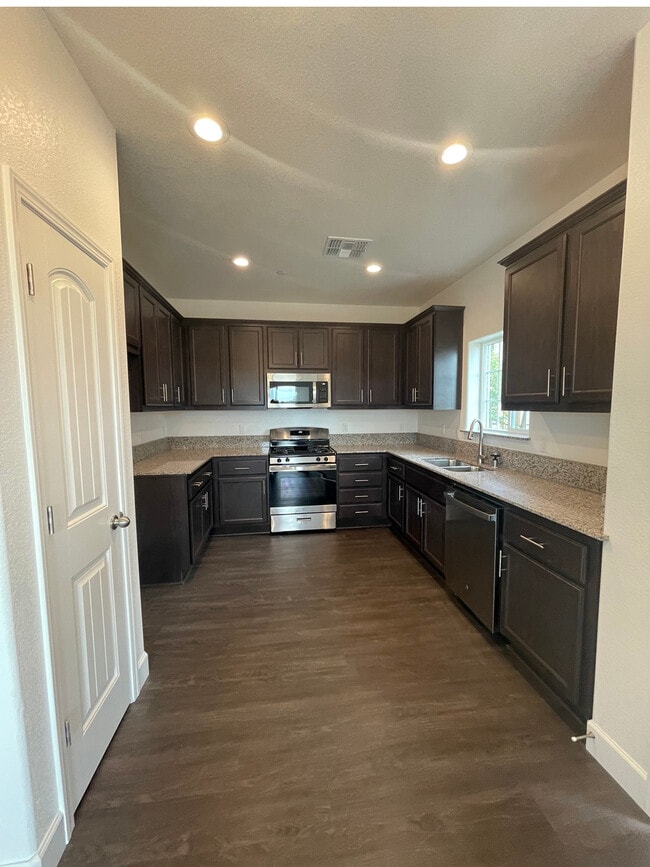 Photo - 5070 Palisade Ave