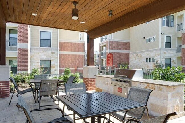 Photo - 4900 Windhaven Pkwy Unidad d1