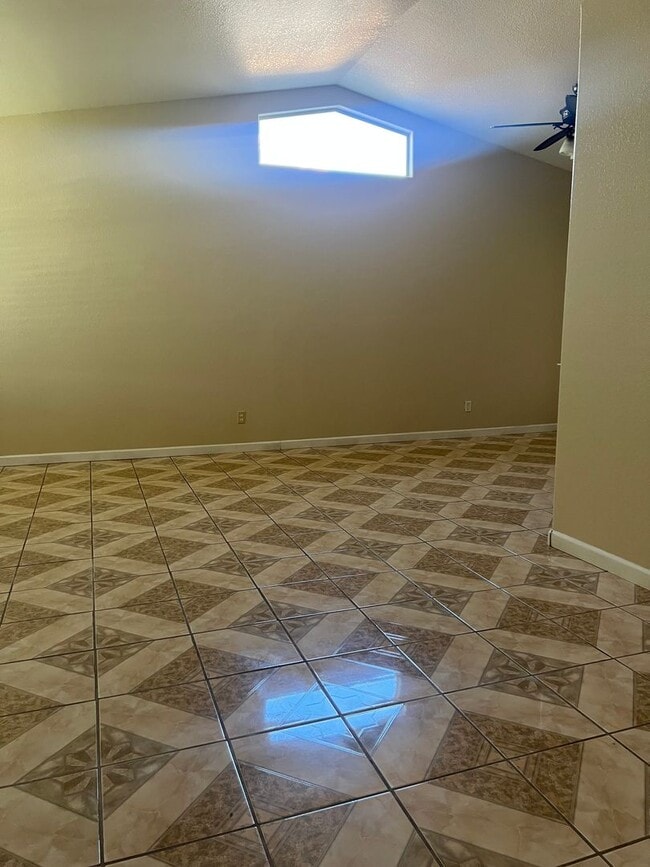 Photo - Lovely 3 bedroom 2 bath home in a great neighhborhood