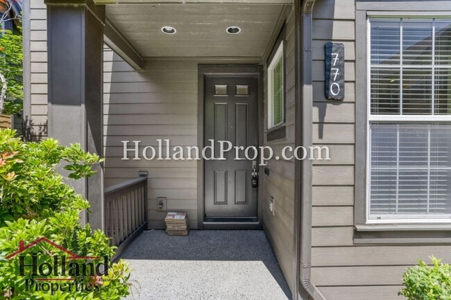 Photo - Comfortable & Convenient Hillsboro Living!
