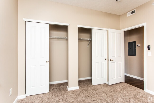 1BR, 1BA - 678 SF - The Foxfire