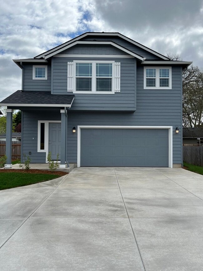 Building Photo - 3-bedroom 2-1/2 bathroom home