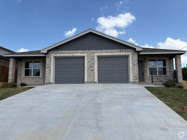 Building Photo - 2109 Wildewood-B Unit B Rental