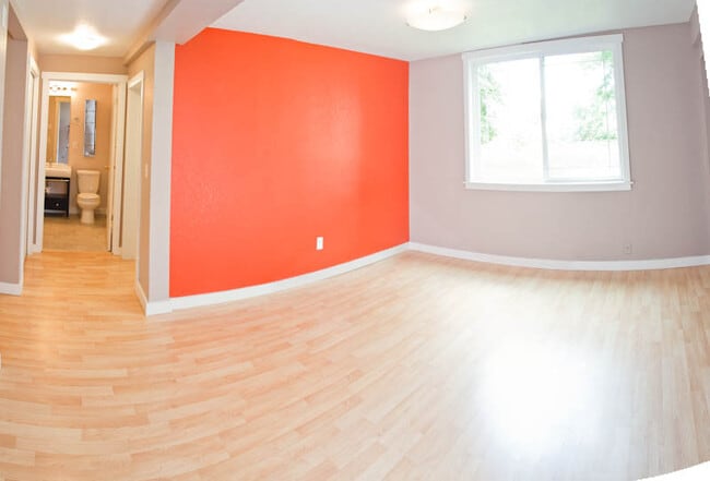 Living Room - 1425 E Yesler Way Apartments