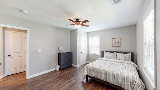 Photo - 2052 Baker Rd NW